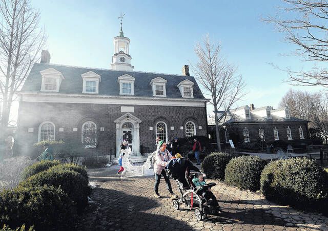 <p>The Waverly Community House hosted ice carving and fire pits for warming up during the Clarks Summit Fesival of Ice.</p>
                                 <p>Fred Adams | For Abington Journal</p>