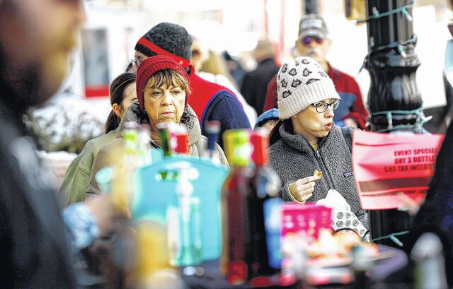 <p>People crowd Depot Street working their way to State Street to see the displays during the Clarks Summit Festival of Ice on Saturday, Jan. 28.</p>
                                 <p>Fred Adams | For Abington Journal</p>